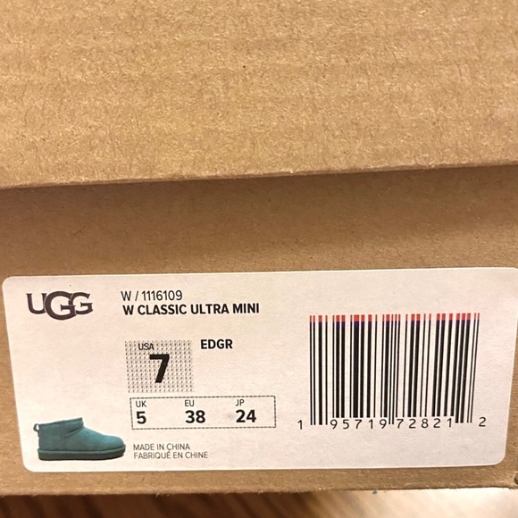 UGG Classic Ultra Mini Emerald Green - Picture 12 of 13